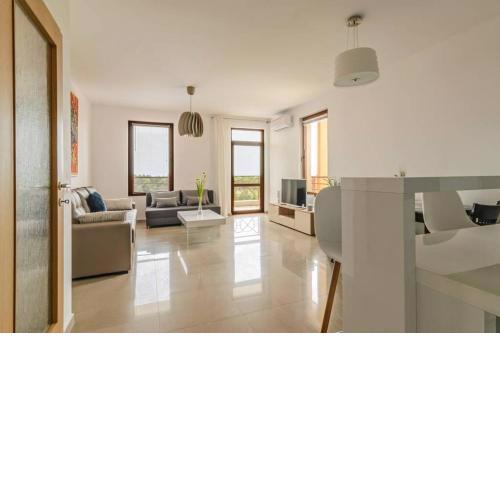 Lighthouse Golf & Spa, 2 Bedroom Apartment Pool View By Deluxe Stay