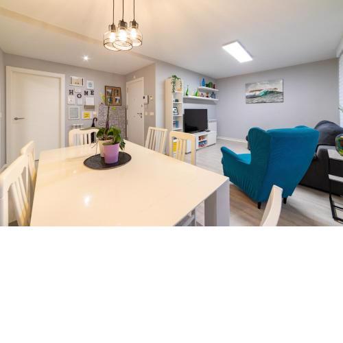 Likehome pool and terrace apartment by Cisan Rentals
