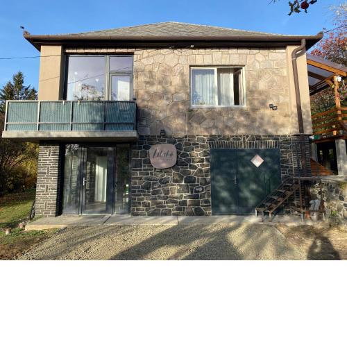 Lilakő Apartman