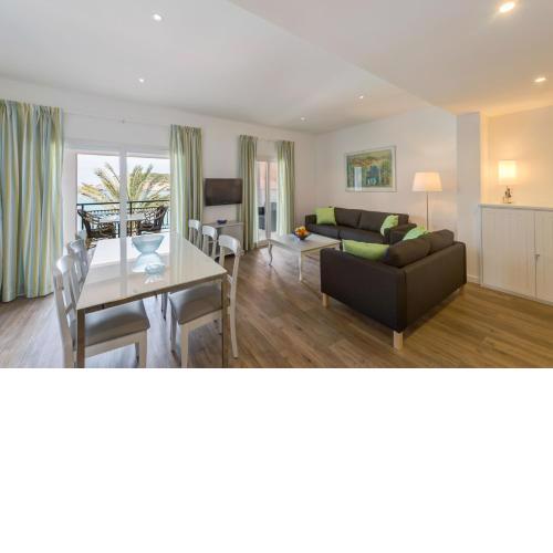 Lili Apartments