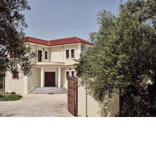 Lilibet Holiday House