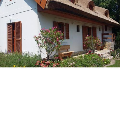 Liliomfa apartman