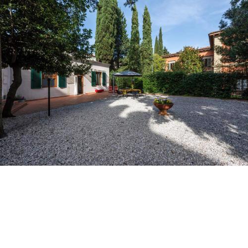 Limonaia with private garden