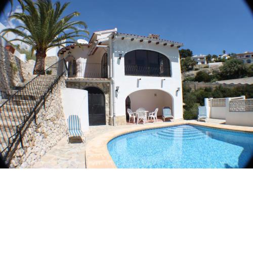 Linda - modern villa with splendid views in Benissa