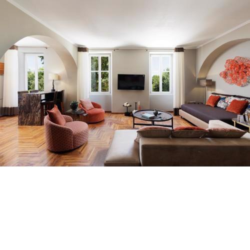 LISTON'S CENTRAL SUITE