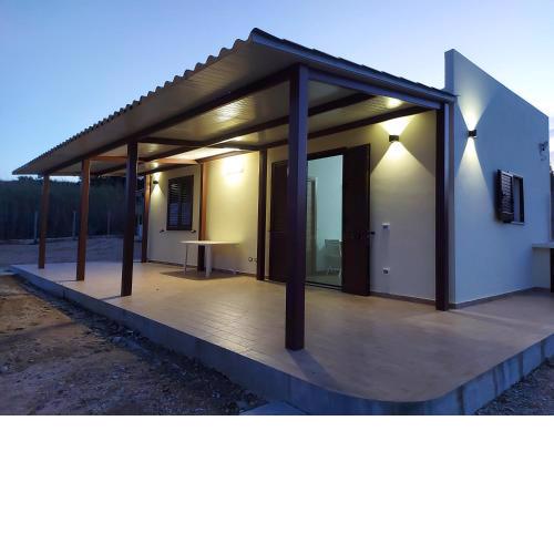 Little Holiday House