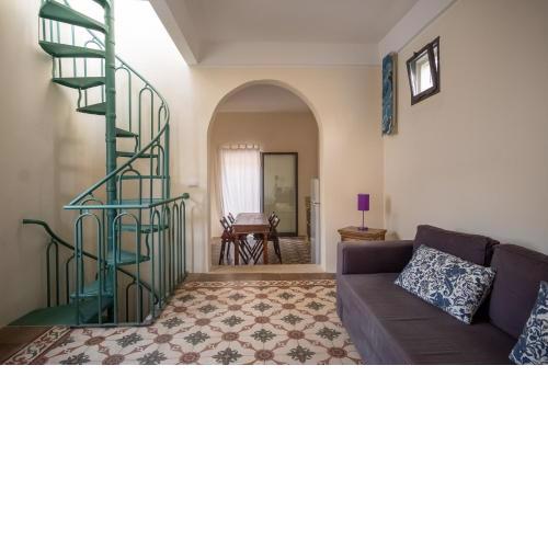 LittleBouganvilleHouse