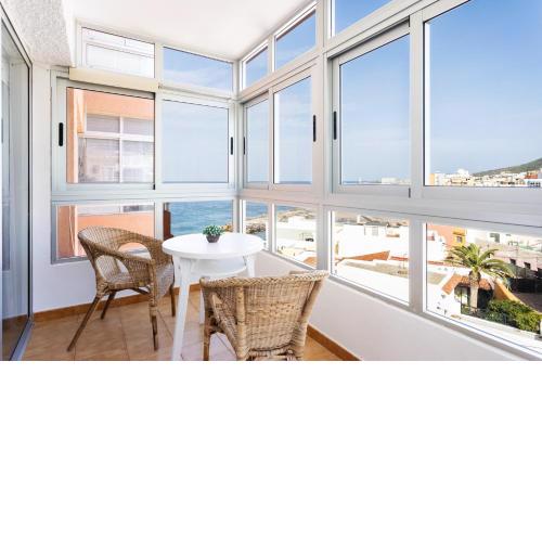 Live Bajamar Luna Balcony & Beach View