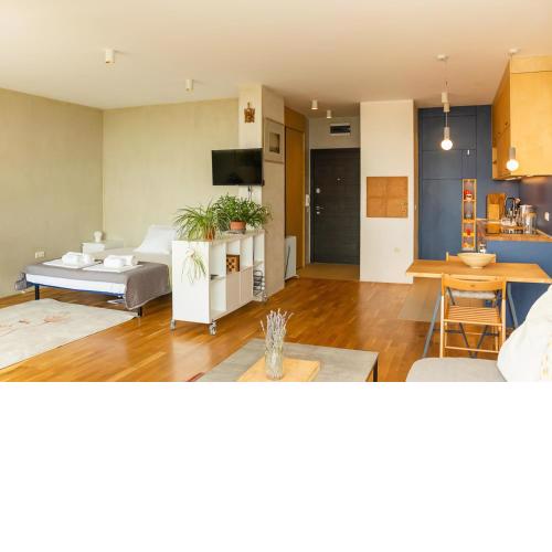 Lively Artistic 1BD Apartment with sea view in Varna
