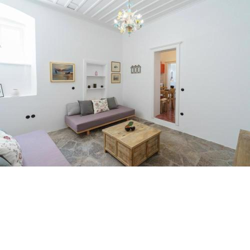 LIVIN HYDRA 1 -Luxury Apartments