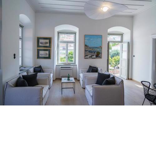 LIVIN HYDRA 3 -Luxury Apartments