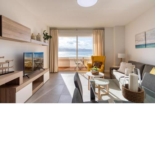 Living Las Canteras Homes - BRIGHT BEACHFRONT