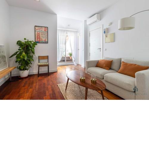 Living4Malaga Suite Flamingo Apartment