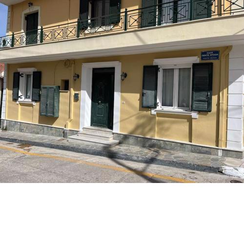 Lixouri Center Apartment