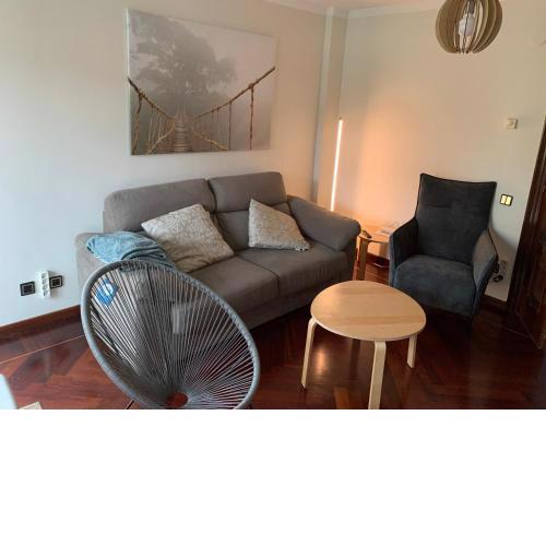 LLANES, Paseo San Pedro, Garaje privado, espectacular 6 u 8 personas, min 3 noches