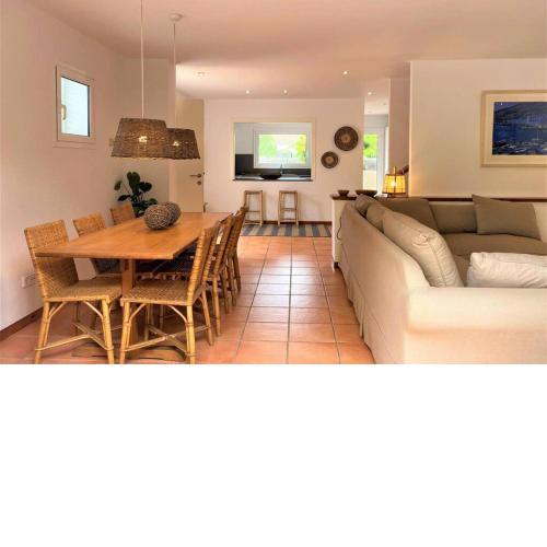 LLEBEIG -Casa mediterránea con gran jardín