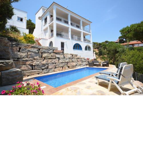 Lloret Apartments
