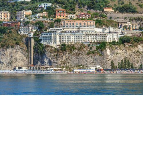 Lloyd's Baia Hotel