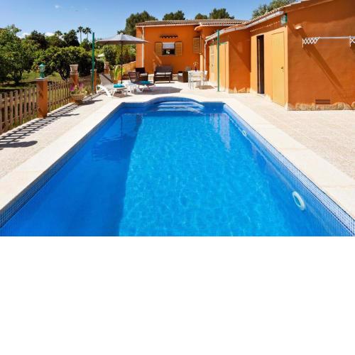 Llubí, beautiful house with pool surrounded by nature, Special Prices Hire Car for Guests