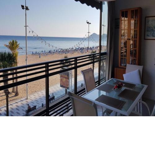 LOCATED NEXT ENGLISH AREA 1ªLinea playa 4-5 pax-Apt Cachirulo Wifi, Parking extra 10eur dia, Aire acondicionado