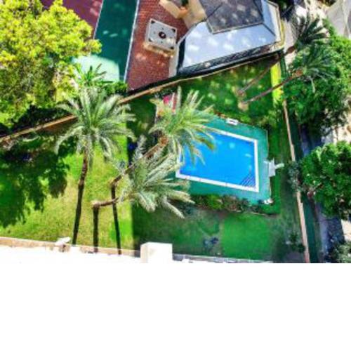 LOCATED NEXT ENGLISH AREA BENIDORM-APT,ALHAMBRA, 3 hab, AIRE ACOND, PISCINA y JARDIN PARKING extra 10eur dia en Playa Levante