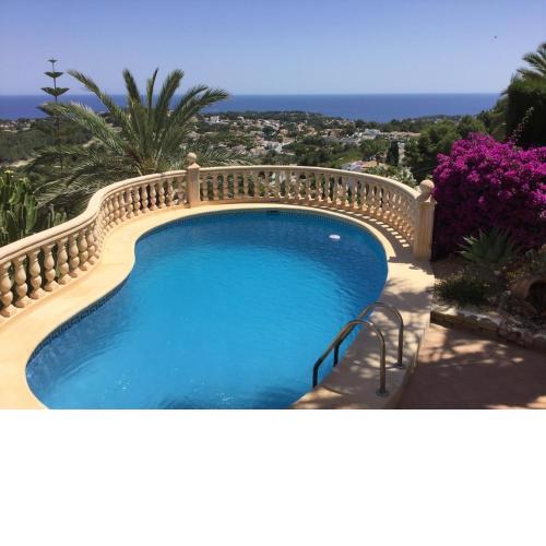 Location! Location! Location!... Apartment, private pool and stunning sea views