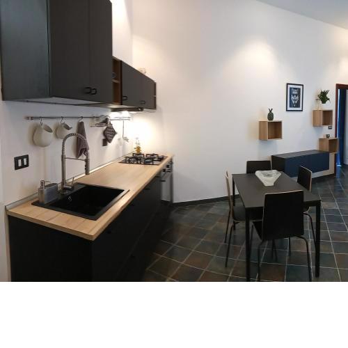 Locazione breve in pieno centro "Blue House"