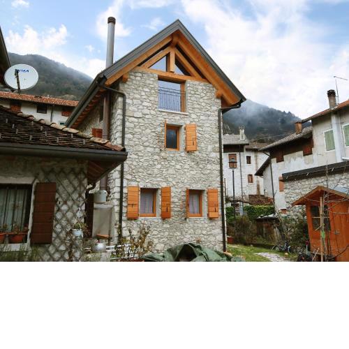 Locazione Turistica Albergo Diffuso - Cjasa de Barce-1