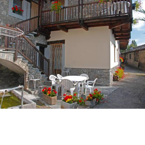 Locazione Turistica Grand Sarriod-1