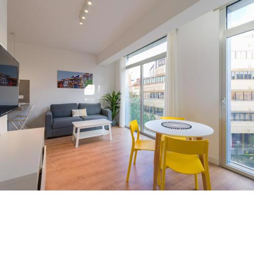 Loft - Side Sea Views - AirCon & Wifi