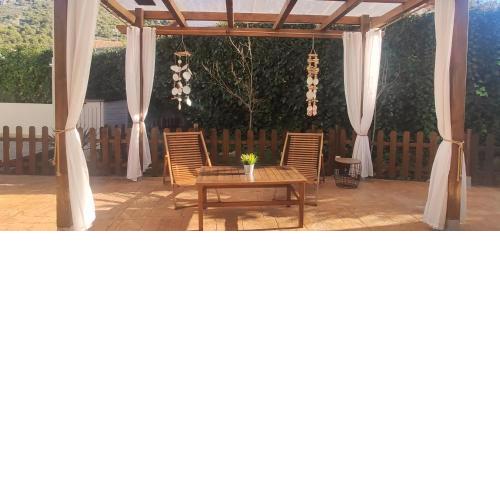 Loft abuhardillado con vistas a la montaña