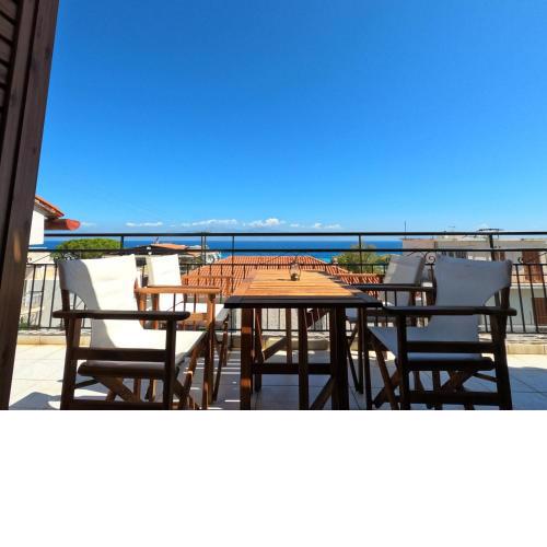 Loft apartment 20m from sea