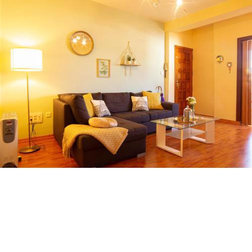 Loft apt in the heart of the old town with parking