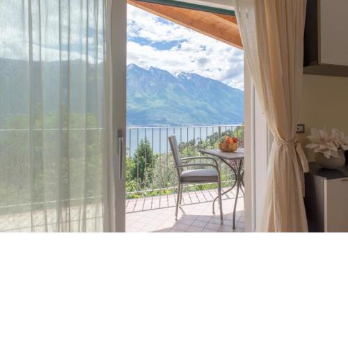 Loft Diva Lake view by Gardadomusmea