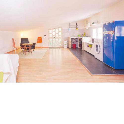 Loft mansardato con giardino e piscina/ loft with garden and swimming pool