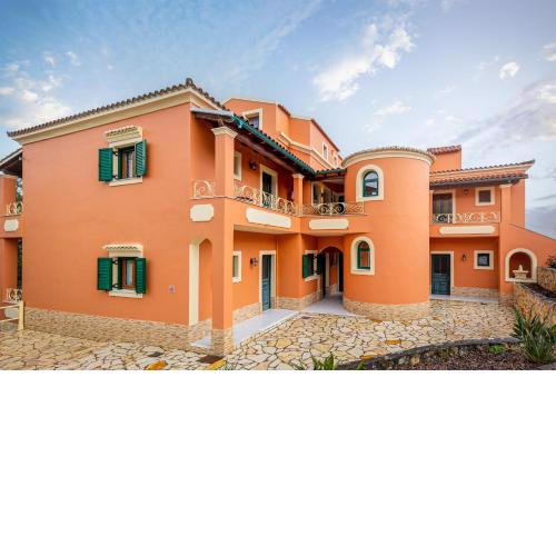 Lola Apartments