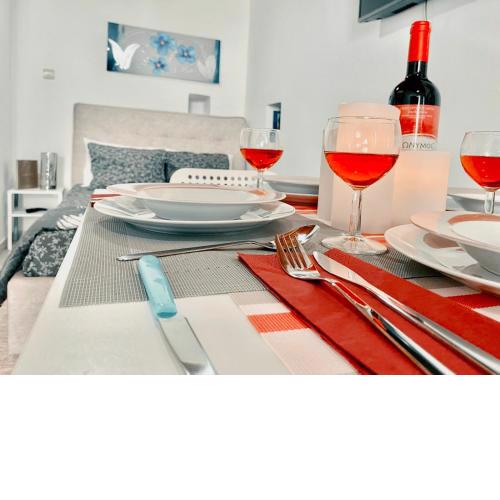 lOLAOS SUITE 2