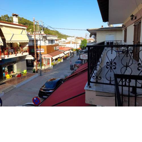 Lola's Traditional Apartments - Nea Skioni Center