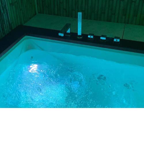 lolf with jacuzzi in malaga