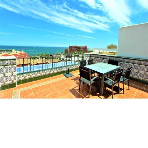 Lomas de Mena, 21 - Ático con vistas al mar - Piscina y Barbacoa - PARKING GRATIS - EXCELENTE CONEXIÓN WIFI