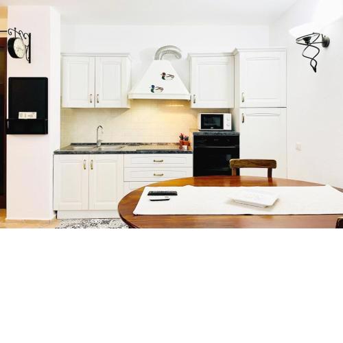 LOONEY TUNES HOME