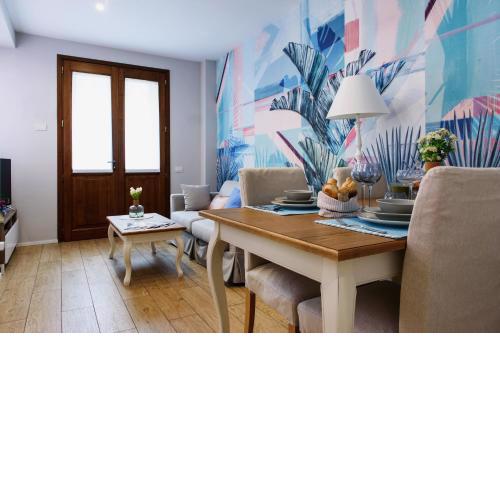 Lora Luxury House