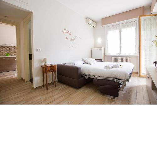 Lorenteggio Studio Apt