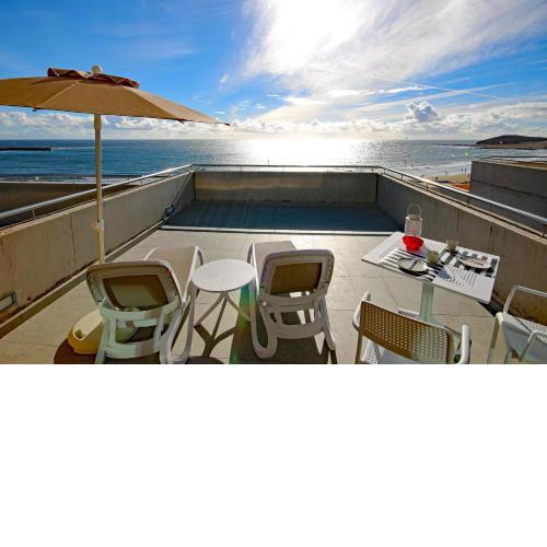 LOS BALOS 30, top level, spectacular ocean views, parking, wifi
