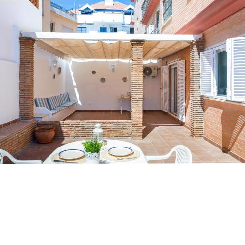 Los Boliches Beach Apartment by GHR Rentals