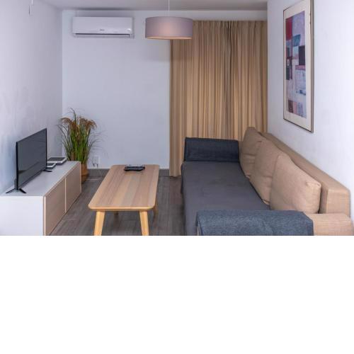 Los Boliches Getaway - 350 meters to the beach (1st floor)