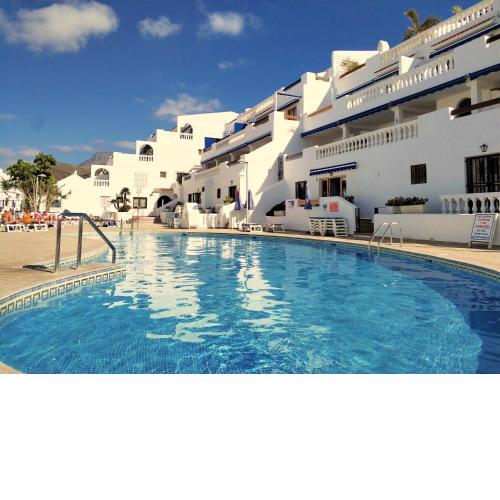 Los Cristianos, LOFT PortRoyal, Heated pool, WiFi, terrace