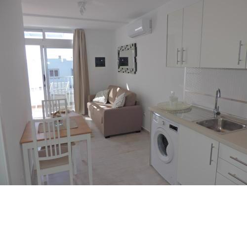 Los Gracioseros 211 - 2 Beds - 1st Floor - Air-Con - UK TV - Wi-Fi