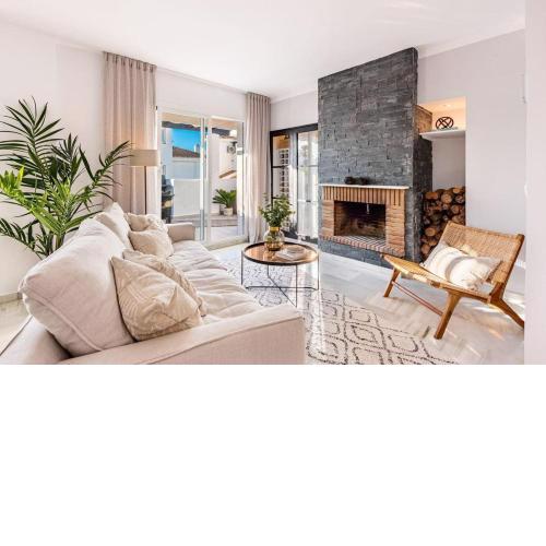 Los Naranjos New Scandinavian style duplex penthouse within walking distance to Puerto Banus