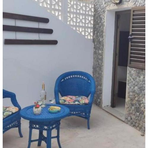 Los Nudos, acogedor apartamento con patio privado.